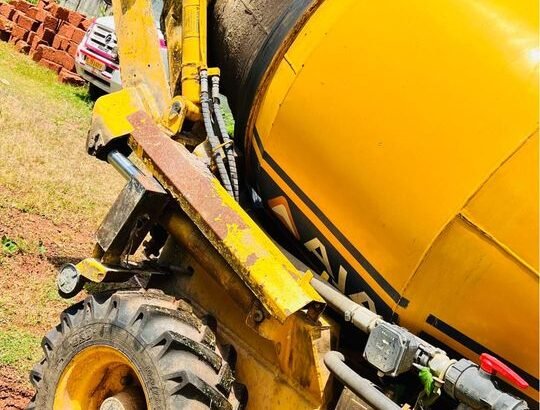Ajax Fiori Argo 1000 Self Loading Concrete Mixer